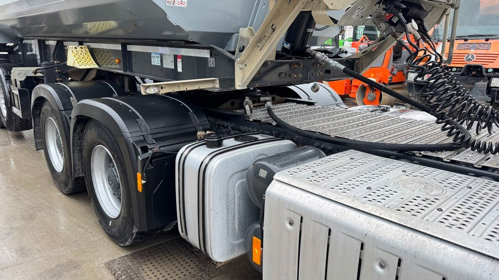 Mercedes-Benz Arocs 2651 6X4 tipp. hydr. - turbo retarder - Tracteur routier: photos 4 Mercedes-Benz Arocs 2651 6X4 tipp. hydr. - turbo retarder - Tracteur routier: photos 4