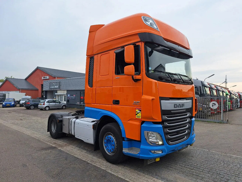 DAF XF 460 XF 460 MET ZF RETARDER - Tracteur routier: photos 3 DAF XF 460 XF 460 MET ZF RETARDER - Tracteur routier: photos 3