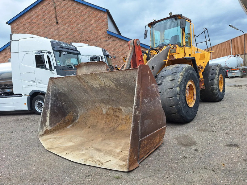 Volvo L220D - Chargeuse sur pneus: photos 3 Volvo L220D - Chargeuse sur pneus: photos 3