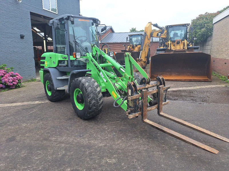 Yanmar V80 - Chargeuse compacte sur chenilles: photos 4 Yanmar V80 - Chargeuse compacte sur chenilles: photos 4