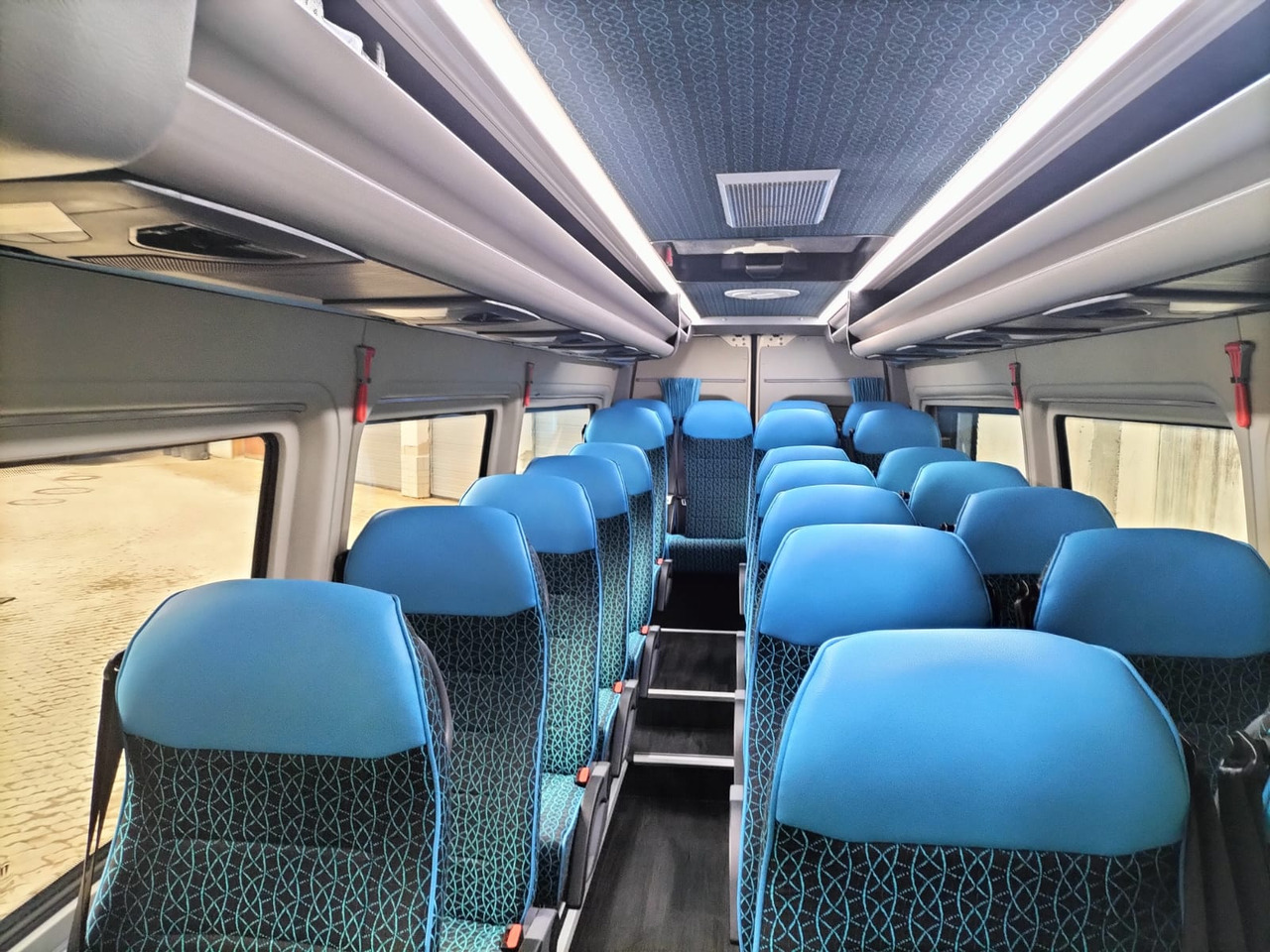 Mercedes Benz Sprinter 519cdi / Reisebus / ATOS 22+1+1 / Automatik / Telma / TV / Kühlschrank / USB - Minibus, Transport de personnes: photos 5 Mercedes Benz Sprinter 519cdi / Reisebus / ATOS 22+1+1 / Automatik / Telma / TV / Kühlschrank / USB - Minibus, Transport de personnes: photos 5