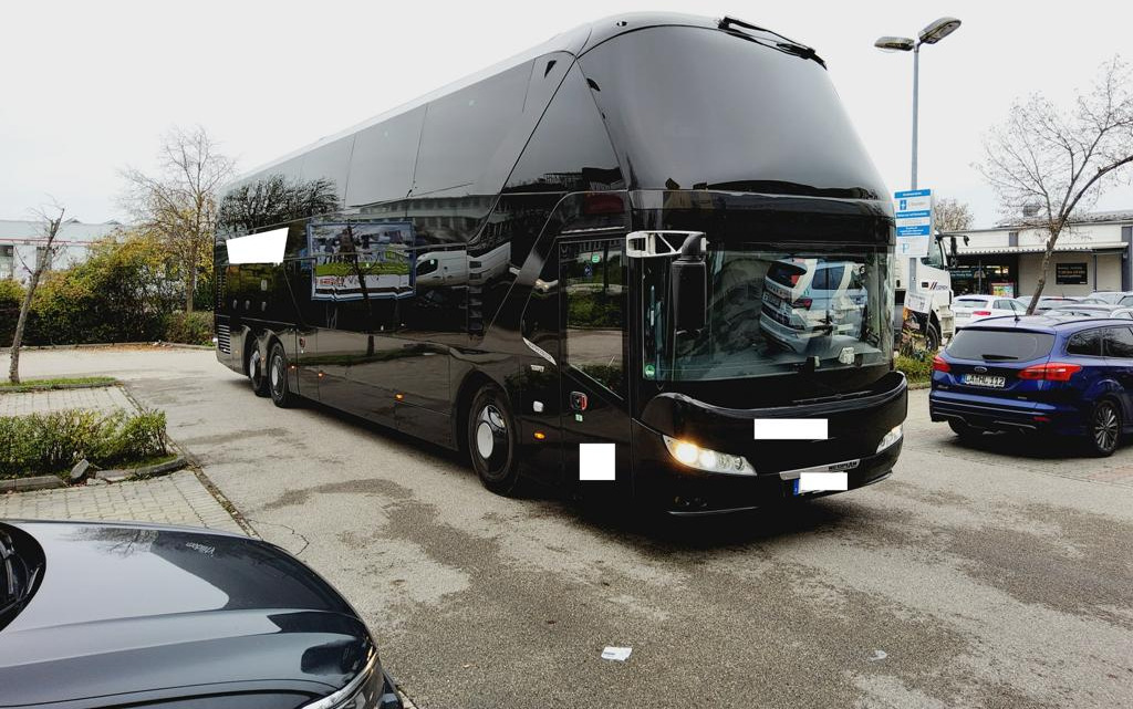 Neoplan Skyliner L P06 81+1+1 / BESONDERS gepflegt! - Bus à impériale: photos 1 Neoplan Skyliner L P06 81+1+1 / BESONDERS gepflegt! - Bus à impériale: photos 1