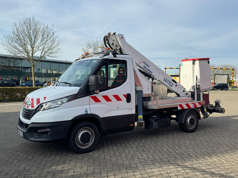 Iveco Daily 35S14 Werkhoogte 14 mtr, 221 draaiuren 18.215 km - Véhicule utilitaire: photos 3 Iveco Daily 35S14 Werkhoogte 14 mtr, 221 draaiuren 18.215 km - Véhicule utilitaire: photos 3