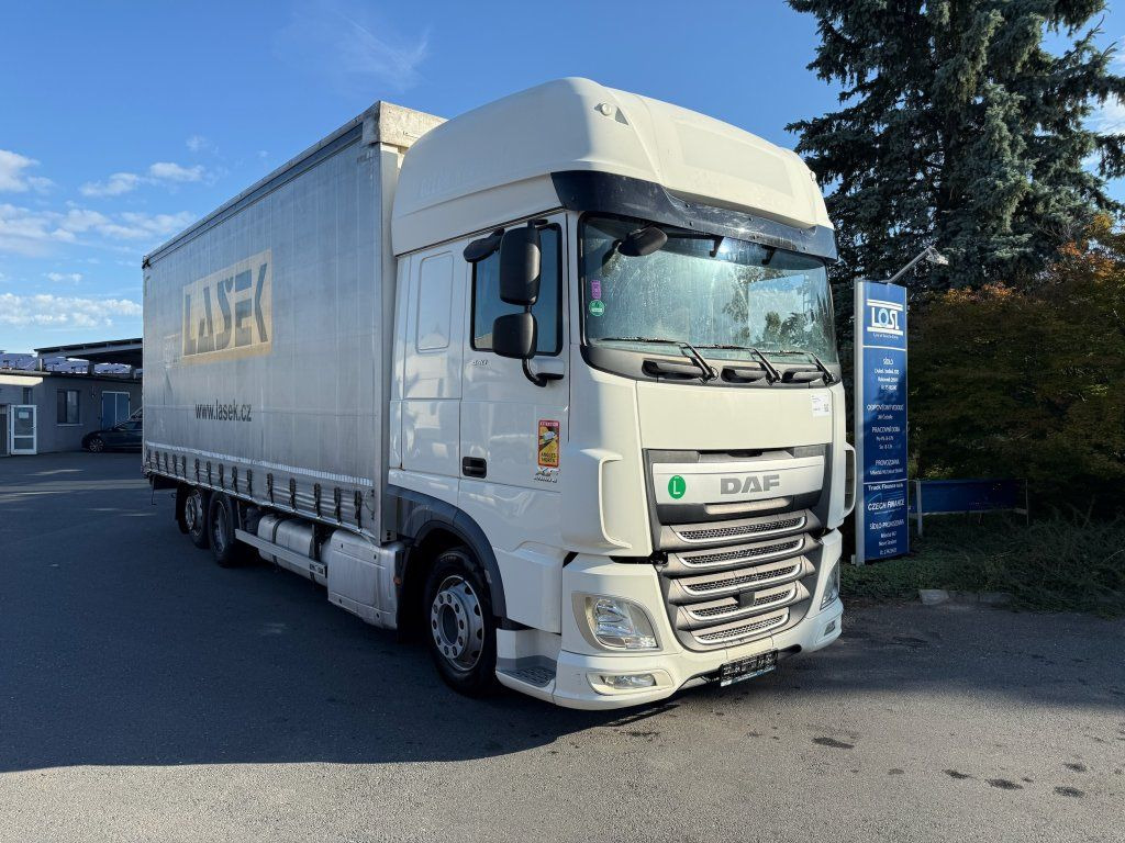 DAF XF440 EURO 6 6x2 - Camion à rideaux coulissants: photos 2 DAF XF440 EURO 6 6x2 - Camion à rideaux coulissants: photos 2
