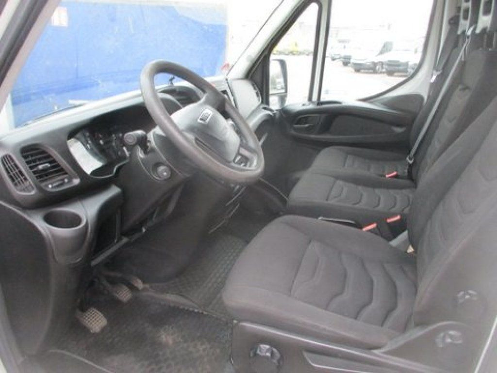 Iveco Daily 35S15V - Fourgon utilitaire: photos 4 Iveco Daily 35S15V - Fourgon utilitaire: photos 4