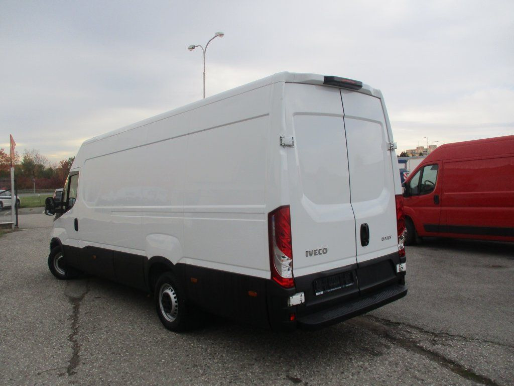 Iveco Daily 35S16 - Fourgon utilitaire: photos 4 Iveco Daily 35S16 - Fourgon utilitaire: photos 4