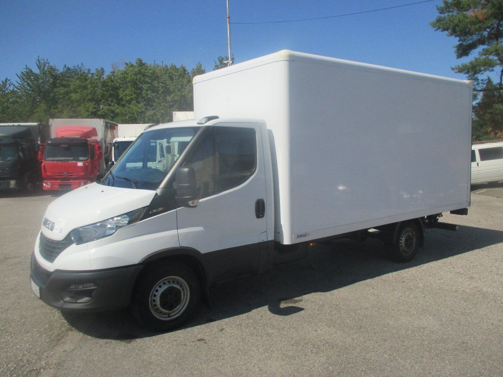 Iveco Daily 35S16 - Fourgon utilitaire: photos 1 Iveco Daily 35S16 - Fourgon utilitaire: photos 1