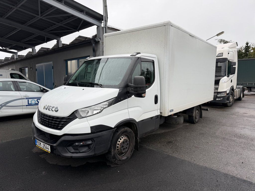 Iveco Daily 35S16 mit LBW ENGINE DEFECT - Fourgon grand volume: photos 1 Iveco Daily 35S16 mit LBW ENGINE DEFECT - Fourgon grand volume: photos 1