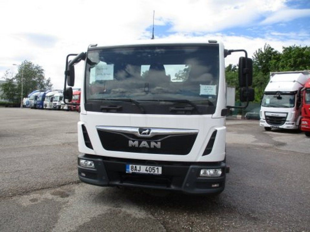MAN 12.220 TGL - Camion fourgon: photos 2 MAN 12.220 TGL - Camion fourgon: photos 2