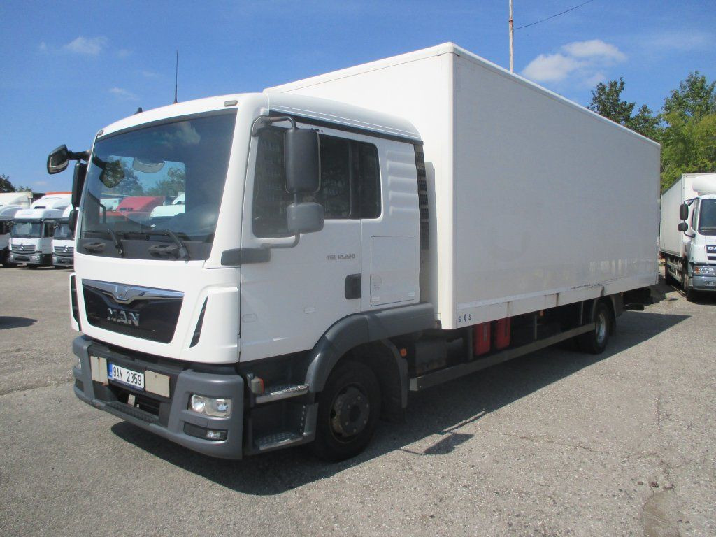 MAN TGL 12.220 - Camion fourgon: photos 1 MAN TGL 12.220 - Camion fourgon: photos 1