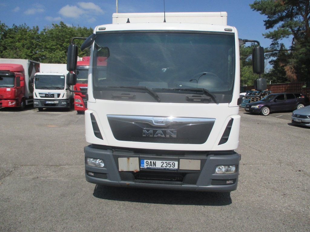 MAN TGL 12.250 MAN TGL 12.220 - Camion fourgon: photos 2 MAN TGL 12.250 MAN TGL 12.220 - Camion fourgon: photos 2