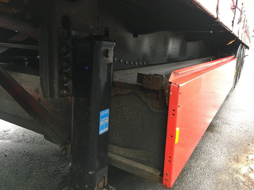 Semi-remorque rideaux coulissants Schmitz Cargobull SCB*S3T standard/lifting roof/Hubdach 2,70-2,85m: photos 6 Semi-remorque rideaux coulissants Schmitz Cargobull SCB*S3T standard/lifting roof/Hubdach 2,70-2,85m: photos 6