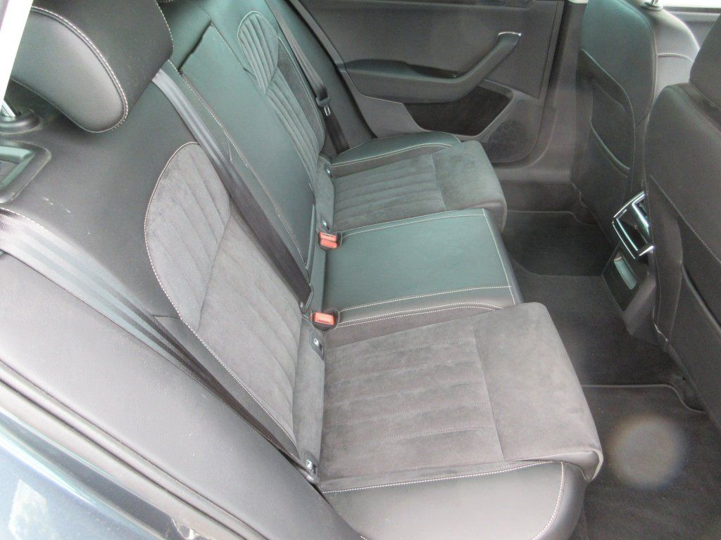 Voiture break Skoda 2.0 Tdi  Style: photos 11