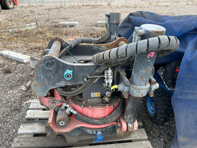 ROTOTILT R8 - Accessoire pour Engins de chantier: photos 3 ROTOTILT R8 - Accessoire pour Engins de chantier: photos 3