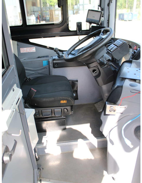 Iveco CROSSWAY Low Entry | EURO 6 | 2+2+1 | 41 SEATS - Bus urbain: photos 4 Iveco CROSSWAY Low Entry | EURO 6 | 2+2+1 | 41 SEATS - Bus urbain: photos 4