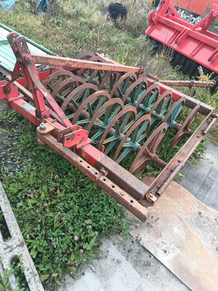 Pług 4 skibowy Frost - Charrue: photos 2 Pług 4 skibowy Frost - Charrue: photos 2