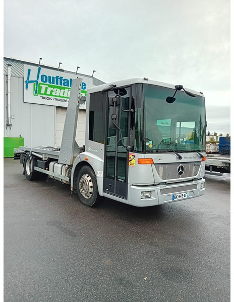 Mercedes-Benz Econic 1833 - Remorqueuse: photos 2 Mercedes-Benz Econic 1833 - Remorqueuse: photos 2