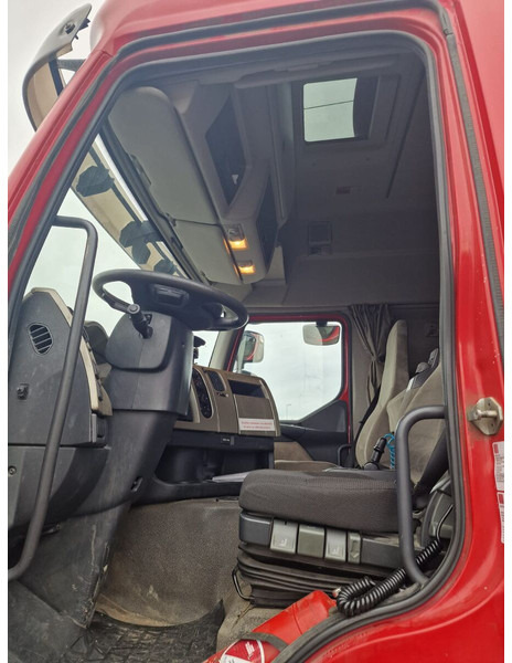 Renault Premium 450dxi - Camion à rideaux coulissants: photos 4 Renault Premium 450dxi - Camion à rideaux coulissants: photos 4