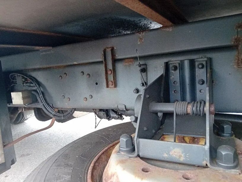 Scania 94.220 D - manual gearbox - top condition - Camion à rideaux coulissants: photos 5 Scania 94.220 D - manual gearbox - top condition - Camion à rideaux coulissants: photos 5