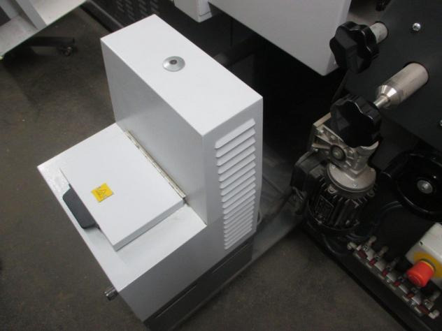 Heidelberg Eurobind HE 1200 four-clamp perfect binder - Relieuse: photos 5 Heidelberg Eurobind HE 1200 four-clamp perfect binder - Relieuse: photos 5