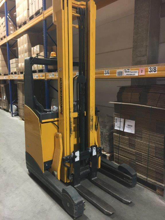 Reach truck Jungheinrich ETV 114 - Chariot à mât rétractable: photos 1 Reach truck Jungheinrich ETV 114 - Chariot à mât rétractable: photos 1