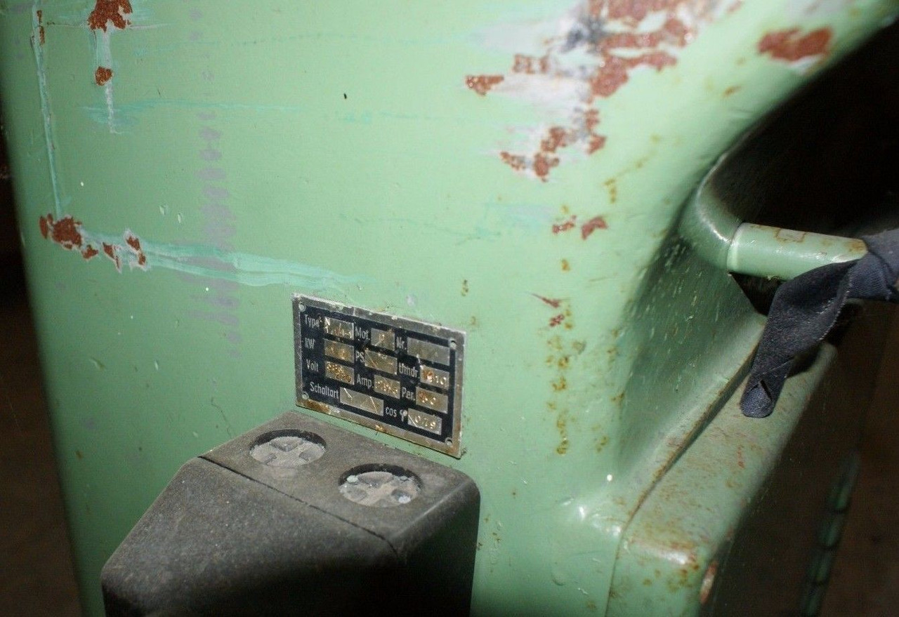 Schoen & Cie Model N 1.1/4-1 Hydraulic Pivot Arm Punch - Machine d'impression: photos 4 Schoen & Cie Model N 1.1/4-1 Hydraulic Pivot Arm Punch - Machine d'impression: photos 4