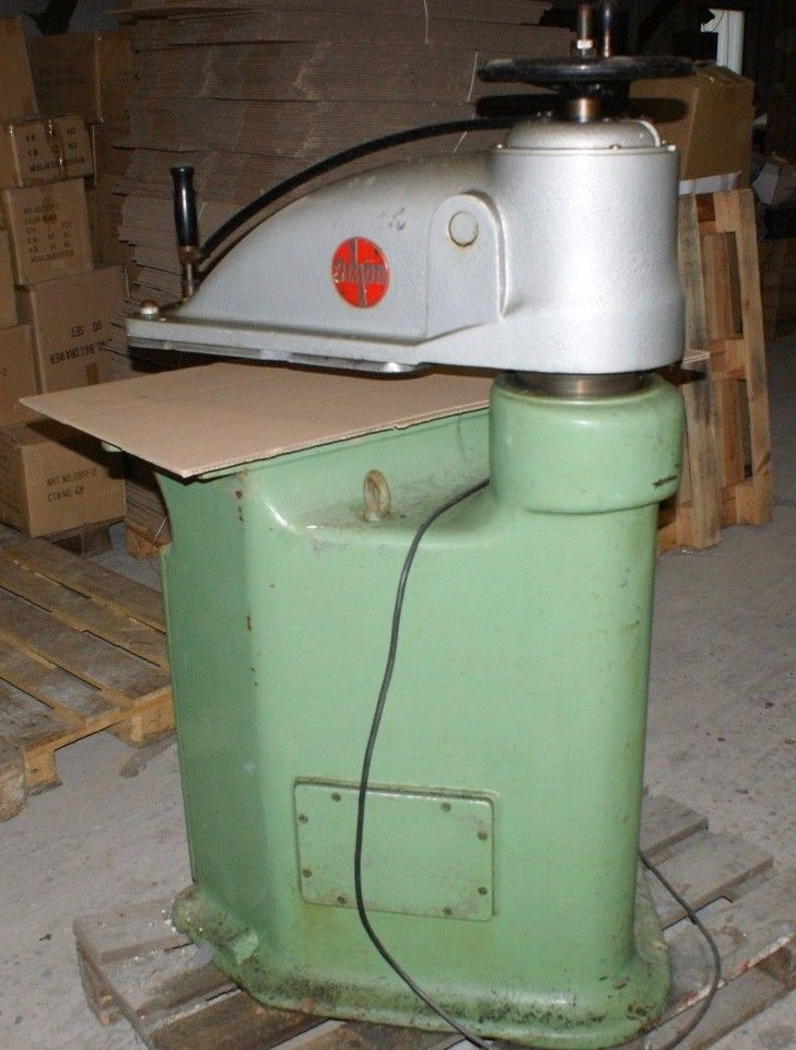 Schoen & Cie Model N 1.1/4-1 Hydraulic Pivot Arm Punch - Machine d'impression: photos 2 Schoen & Cie Model N 1.1/4-1 Hydraulic Pivot Arm Punch - Machine d'impression: photos 2