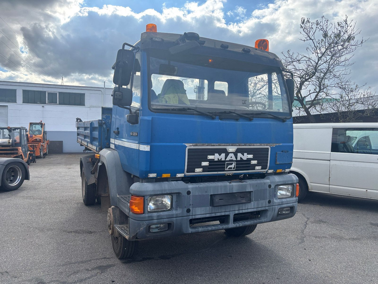 MAN 14.224 12.220 4x4 Meiller 3 Seitenkipper - Camion benne: photos 4 MAN 14.224 12.220 4x4 Meiller 3 Seitenkipper - Camion benne: photos 4