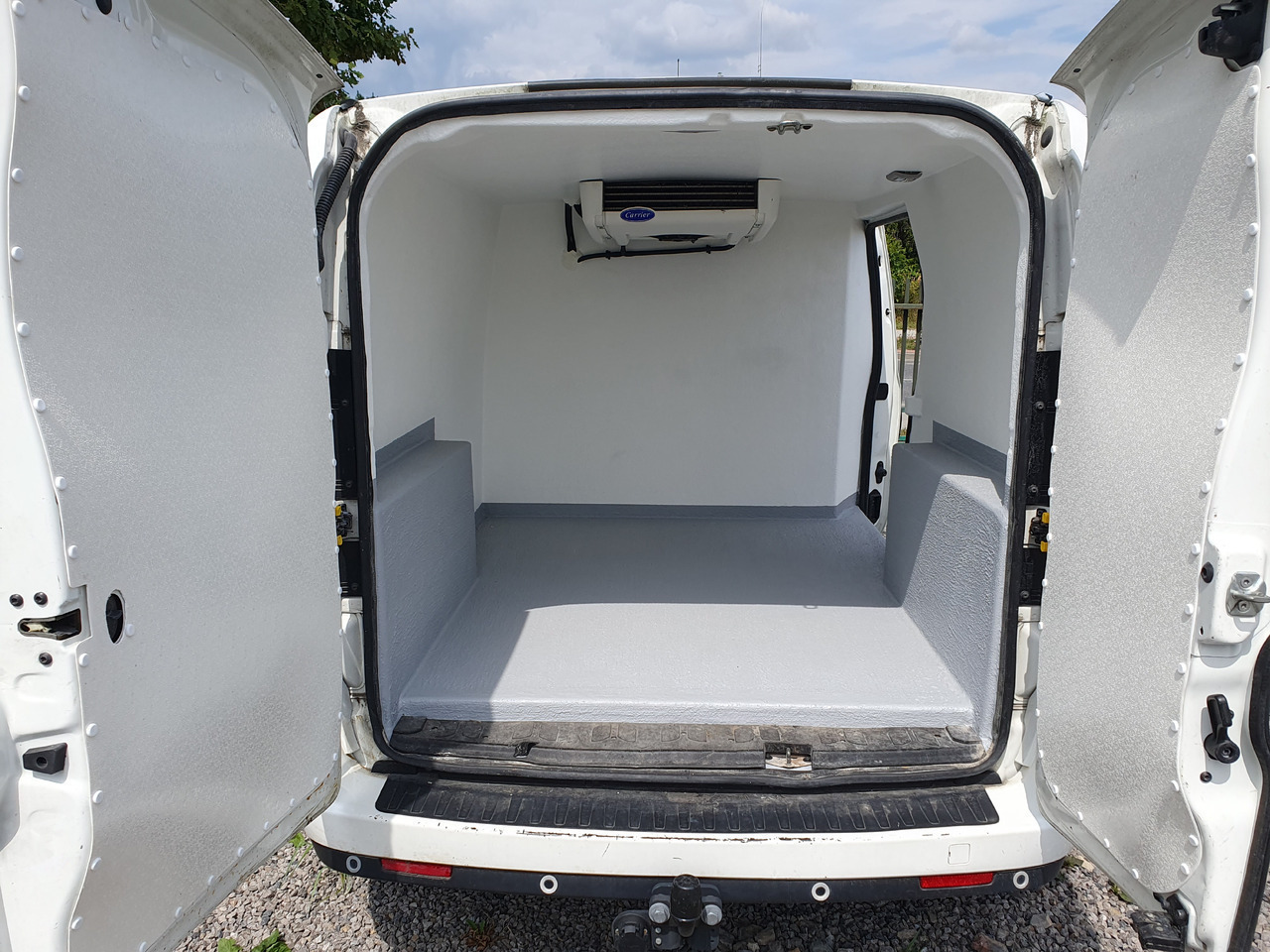 FIAT DOBLO 1.6 LONG CHLODNIA carrier +230v KLIMA EURO6 - Utilitaire frigorifique: photos 2 FIAT DOBLO 1.6 LONG CHLODNIA carrier +230v KLIMA EURO6 - Utilitaire frigorifique: photos 2