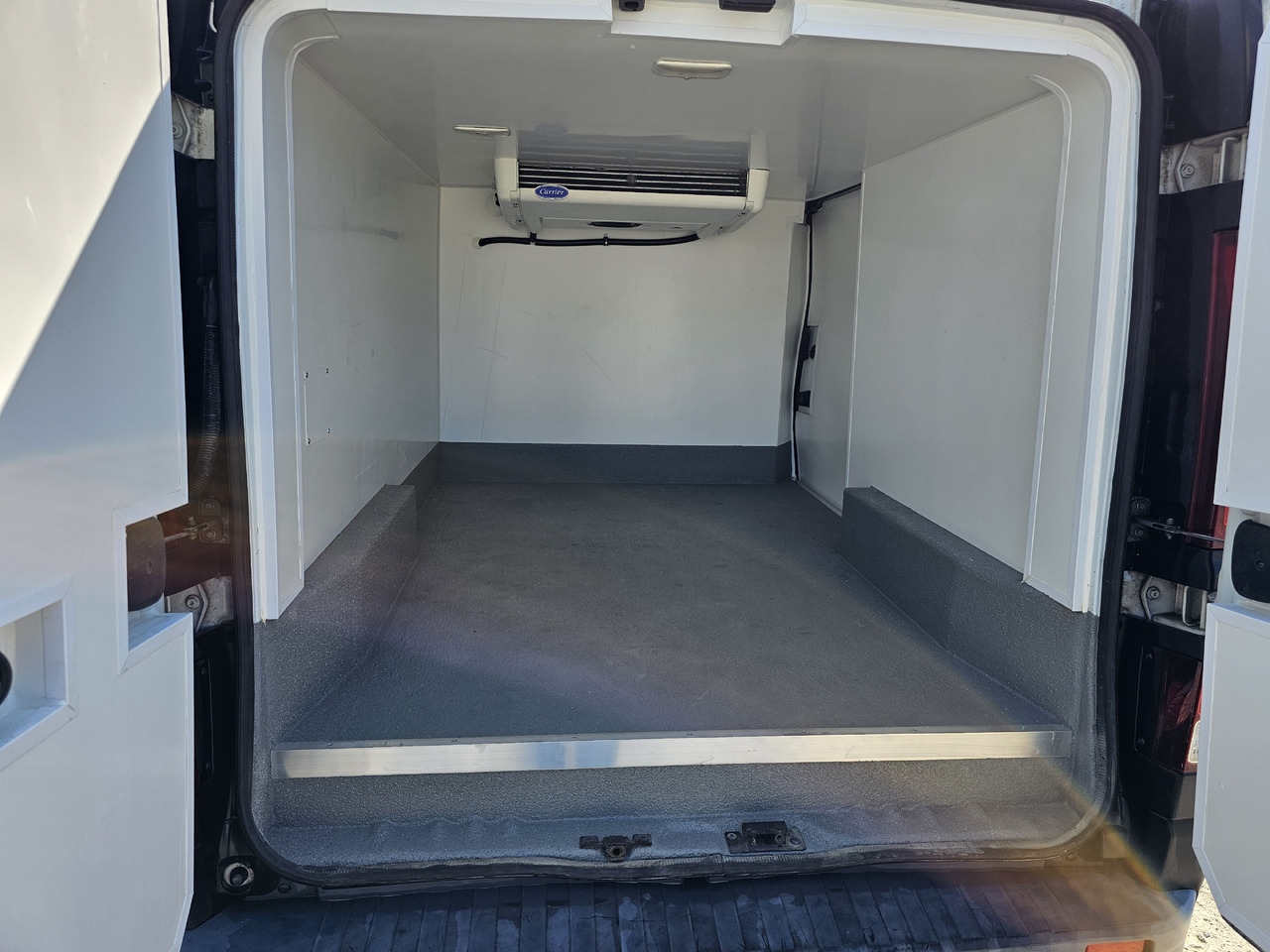 Utilitaire frigorifique RENAULT TRAFIC L2H1 CHLODNIA MROZNIA CARRIER+230V KLIMA  KAMERA EURO6 [ Copy ] [ Copy ] [ Copy ] [ Copy ]: photos 11