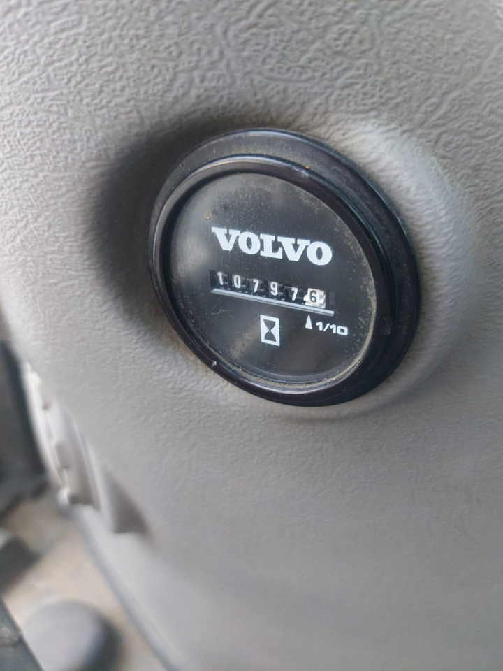 Volvo EC 140 DL - Pelle sur chenille: photos 4 Volvo EC 140 DL - Pelle sur chenille: photos 4
