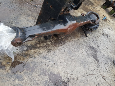 Case 5120, 5130, 5140 Carraro Front Axle Beam, Casting 122945, 1995412c2 - Essieu avant pour Machine agricole: photos 1 Case 5120, 5130, 5140 Carraro Front Axle Beam, Casting 122945, 1995412c2 - Essieu avant pour Machine agricole: photos 1