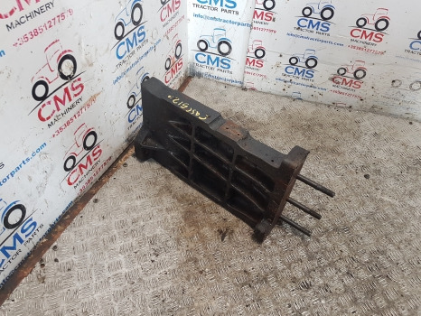 Case 5120, 5130, 5150, 5220 Rail Support Rh 1531066c1, T104005 - Suspension de cabine: photos 4 Case 5120, 5130, 5150, 5220 Rail Support Rh 1531066c1, T104005 - Suspension de cabine: photos 4