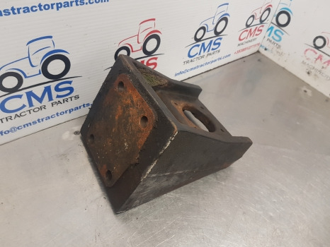 Case Maxxum 5120, 5140, 5130, 5240 Cab Front Support 1530867c1, 120205a2 - Suspension de cabine: photos 3 Case Maxxum 5120, 5140, 5130, 5240 Cab Front Support 1530867c1, 120205a2 - Suspension de cabine: photos 3