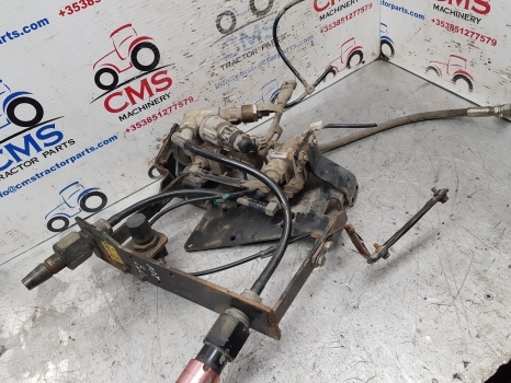 Case New Holland Air Brake Valve Unit 4700152650, 97350009570, 82016341 84157669 - Valve de frein pour Tracteur agricole: photos 1 Case New Holland Air Brake Valve Unit 4700152650, 97350009570, 82016341 84157669 - Valve de frein pour Tracteur agricole: photos 1