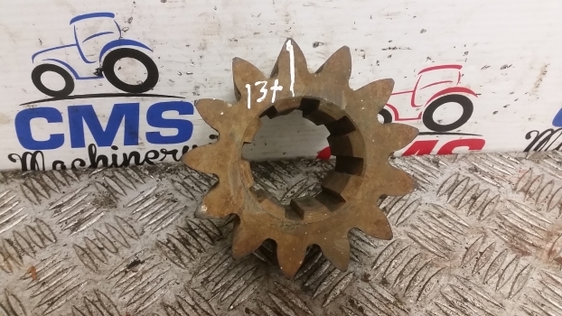 Case Poclain Gear. Please Check By Photos. - Transmission pour Tracteur agricole: photos 2 Case Poclain Gear. Please Check By Photos. - Transmission pour Tracteur agricole: photos 2