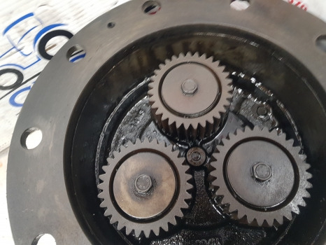 Claas Ares 836 Front Axle Planetary Gear Z31 Holder 6000103811, 146260 - Essieu avant: photos 3 Claas Ares 836 Front Axle Planetary Gear Z31 Holder 6000103811, 146260 - Essieu avant: photos 3