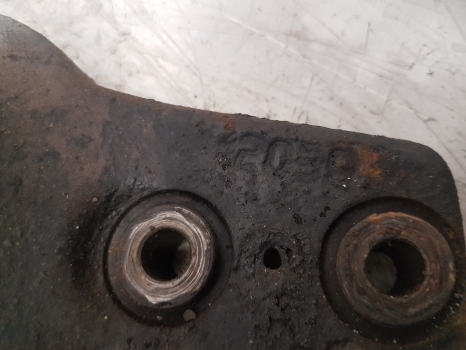 Claas Arion 600 Ares 500, 600, 800 836 Front Axle Cover Flange 6000105445, 12039 - Essieu avant pour Tracteur agricole: photos 3 Claas Arion 600 Ares 500, 600, 800 836 Front Axle Cover Flange 6000105445, 12039 - Essieu avant pour Tracteur agricole: photos 3