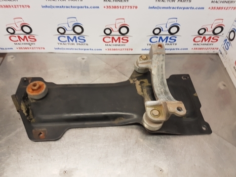 Claas Arion 640, 500, 600 Catalyst Filter Support 0011470820, 0011470480 - Système d'échappement pour Tracteur agricole: photos 2 Claas Arion 640, 500, 600 Catalyst Filter Support 0011470820, 0011470480 - Système d'échappement pour Tracteur agricole: photos 2