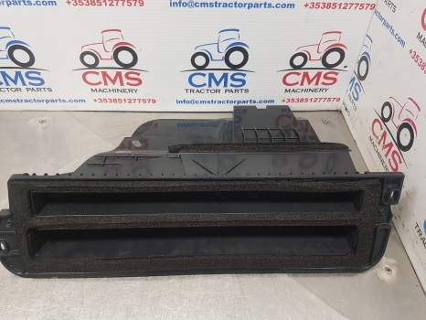 Claas Arion 640, 600, 500 Air Duct Panel, Straight Connector 0021928671 - Cabine et intérieur pour Tracteur agricole: photos 3 Claas Arion 640, 600, 500 Air Duct Panel, Straight Connector 0021928671 - Cabine et intérieur pour Tracteur agricole: photos 3