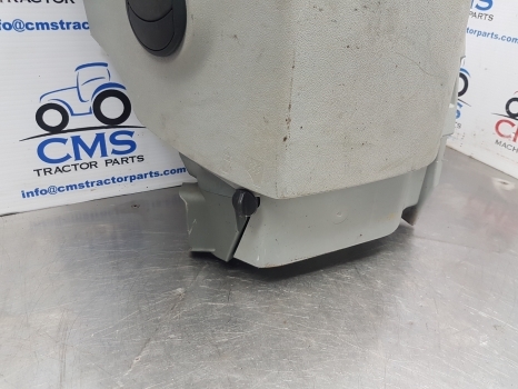 Claas Arion 640, 600, 500 Hexashift, Cmatic Cab Lower Trim Panel 0021509593, - Cabine et intérieur pour Tracteur agricole: photos 3 Claas Arion 640, 600, 500 Hexashift, Cmatic Cab Lower Trim Panel 0021509593, - Cabine et intérieur pour Tracteur agricole: photos 3