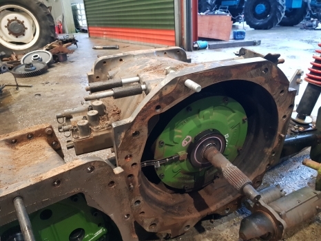 Claas Arion 640 A36 Hexashift Transmission Complete 0011313610, 0011313611 - Boîte de vitesse pour Tracteur agricole: photos 2 Claas Arion 640 A36 Hexashift Transmission Complete 0011313610, 0011313611 - Boîte de vitesse pour Tracteur agricole: photos 2