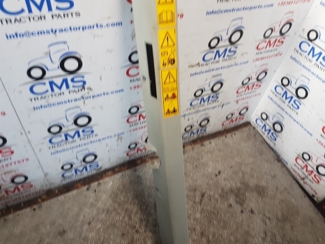 Claas Arion 640, Axion 500, 600 Cab Trim Panel Lhs 0021955902, 21955902 - Cabine et intérieur pour Tracteur agricole: photos 3 Claas Arion 640, Axion 500, 600 Cab Trim Panel Lhs 0021955902, 21955902 - Cabine et intérieur pour Tracteur agricole: photos 3