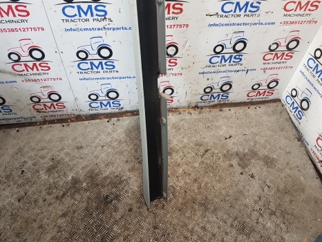 Claas Arion 640, Axion 500, 600 Cab Trim Panel Lhs 0021955902, 21955902 - Cabine et intérieur pour Tracteur agricole: photos 5 Claas Arion 640, Axion 500, 600 Cab Trim Panel Lhs 0021955902, 21955902 - Cabine et intérieur pour Tracteur agricole: photos 5