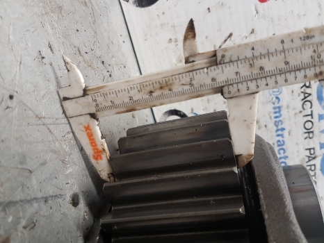 Claas Arion Rear Axle Plannet Gear, Carrier 6005019450, 0011330760, 4301238h2 - Essieu arrière pour Tracteur agricole: photos 5 Claas Arion Rear Axle Plannet Gear, Carrier 6005019450, 0011330760, 4301238h2 - Essieu arrière pour Tracteur agricole: photos 5