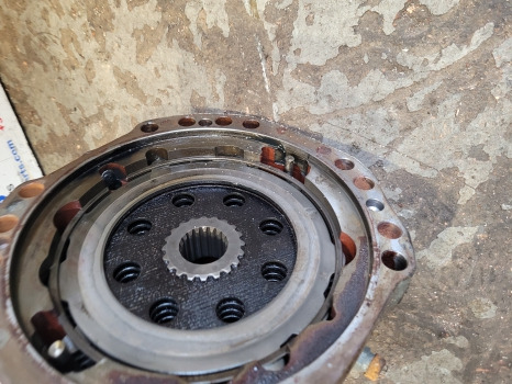 Claas Scorpion 732, 736, 741 Front Axle Housing Lhs Rhs 12380507, 0019215710 - Essieu avant: photos 4 Claas Scorpion 732, 736, 741 Front Axle Housing Lhs Rhs 12380507, 0019215710 - Essieu avant: photos 4