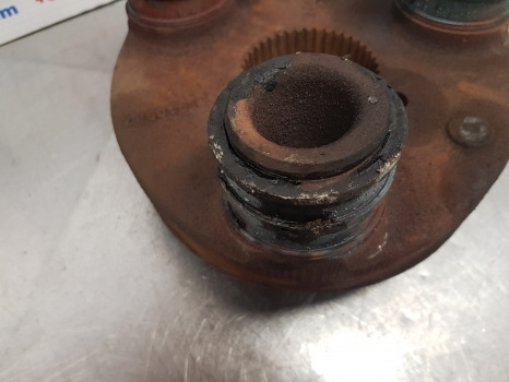 Deutz Agrotron 110, 6m Mk3, Rear Axle Planet Gear Flange 04419748 - Essieu arrière: photos 4 Deutz Agrotron 110, 6m Mk3, Rear Axle Planet Gear Flange 04419748 - Essieu arrière: photos 4