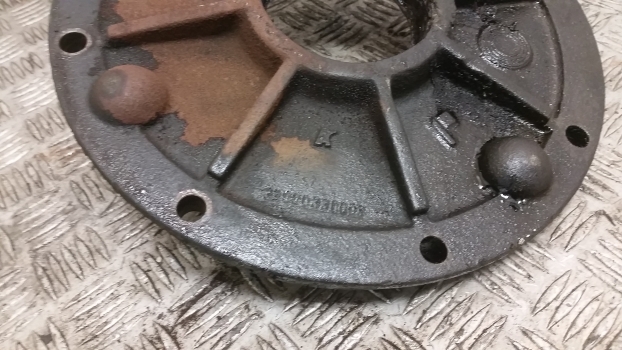 Deutz Agrotron 6.15 Rear Axle Brake Plate Housing 04417461, 33000330003 - Pièces de frein pour Tracteur agricole: photos 2 Deutz Agrotron 6.15 Rear Axle Brake Plate Housing 04417461, 33000330003 - Pièces de frein pour Tracteur agricole: photos 2