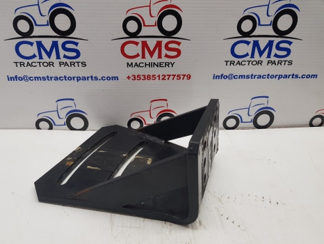 Deutz Agrotron M620 Front Mudguard Bracket 0.016.0439.2 - Aile: photos 1 Deutz Agrotron M620 Front Mudguard Bracket 0.016.0439.2 - Aile: photos 1