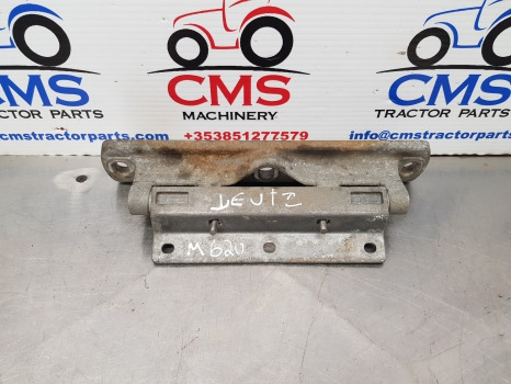 Deutz Agrotron M620, M, 6 Bonnet, Hood Hinge Support Assy 0.013.0881.0/40 - Carrosserie et extérieur: photos 1 Deutz Agrotron M620, M, 6 Bonnet, Hood Hinge Support Assy 0.013.0881.0/40 - Carrosserie et extérieur: photos 1